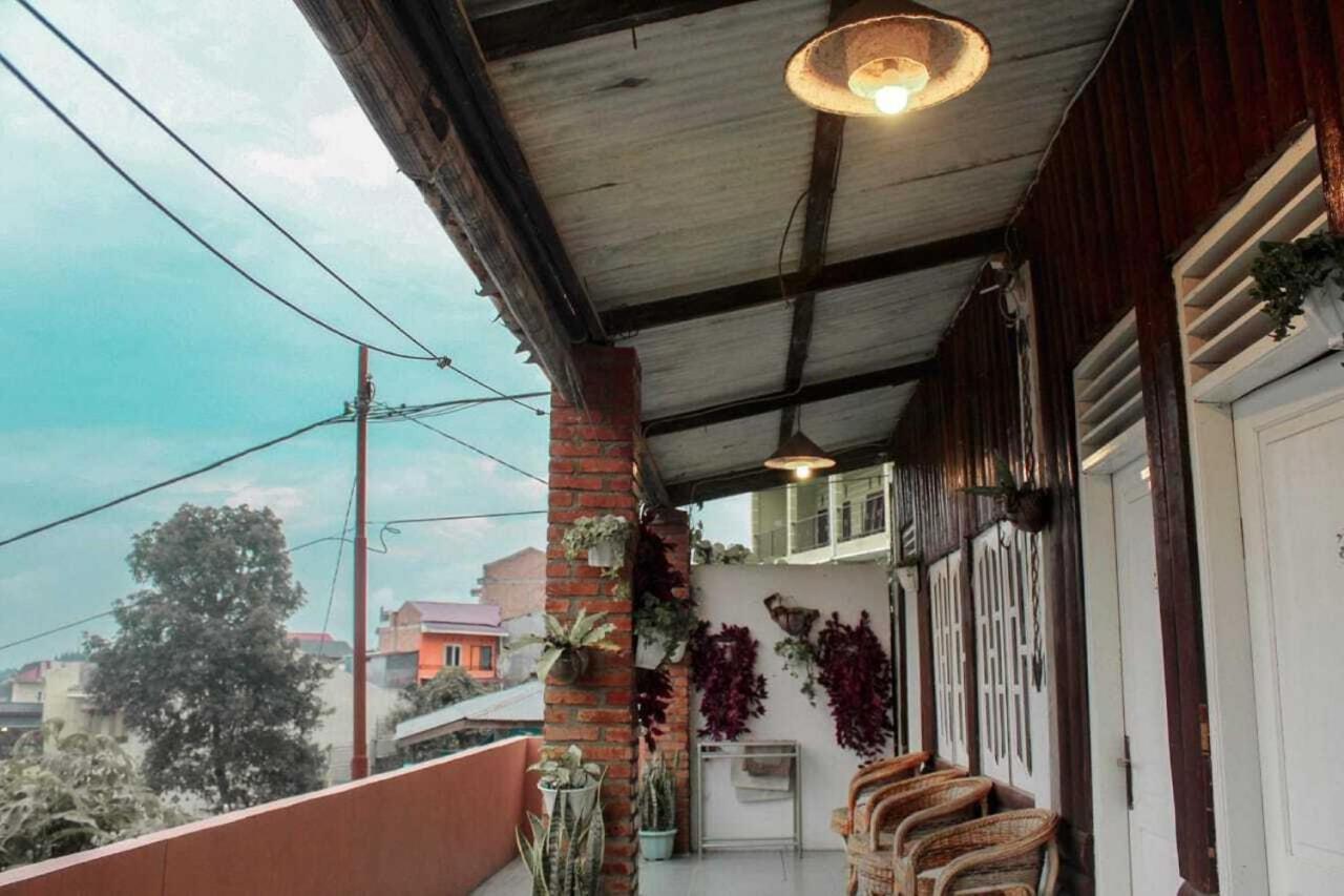 Oyo Flagship 2799 Berastagi Backpacker Rooms Luaran gambar
