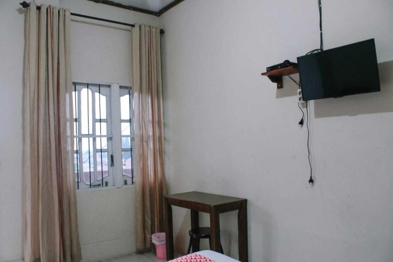 Oyo Flagship 2799 Berastagi Backpacker Rooms Luaran gambar