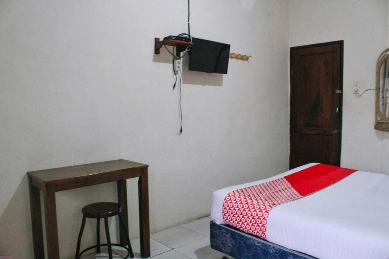 Oyo Flagship 2799 Berastagi Backpacker Rooms Luaran gambar